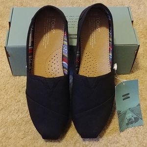 Toms